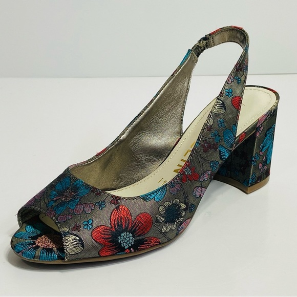 ANNE KLEIN Grey Metallic Cloth Floral Print Peep Toe Sling Back Pumps - Size 6 - Picture 9 of 14
